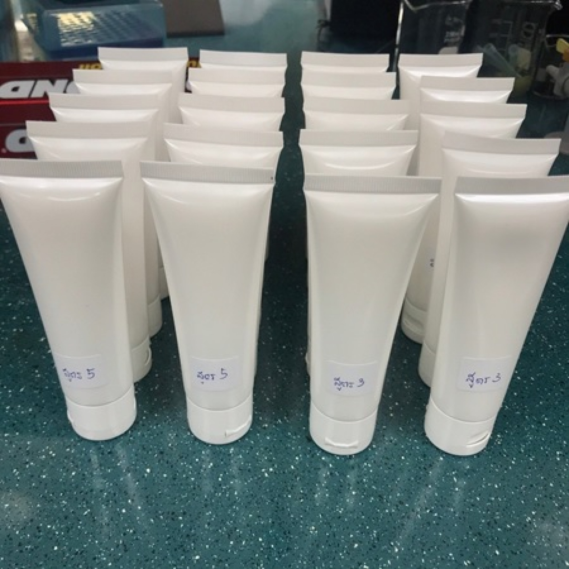Developing hand cream by varying 10 odors with 2 concentrations in each odor.
